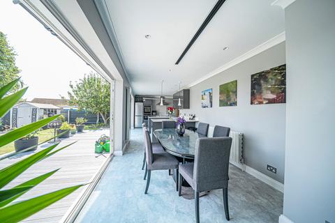 5 Sainfoin Lane, Oakley, Basingstoke, RG23 7JH