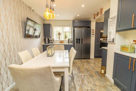 4 bedroom detached house for sale, High Street, Towcester NN12