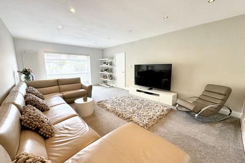 undefined, Fairhaven Avenue, Whitefield, M45