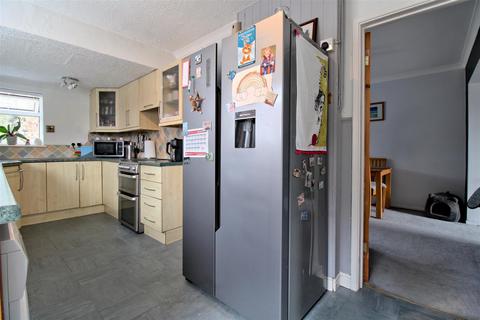 3 bedroom semi-detached house for sale, Suffield Way, King's Lynn