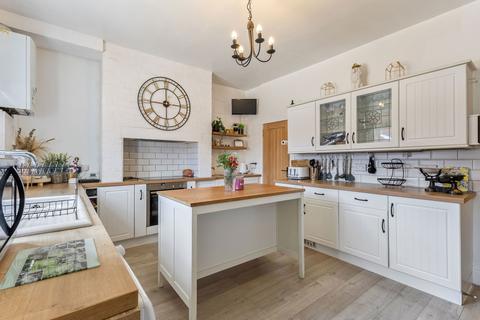 4 bedroom terraced house for sale, The Orchards, Leeds LS15