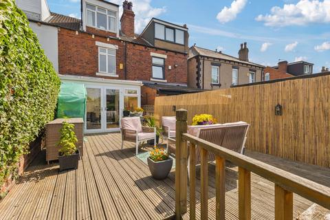 4 bedroom terraced house for sale, The Orchards, Leeds LS15