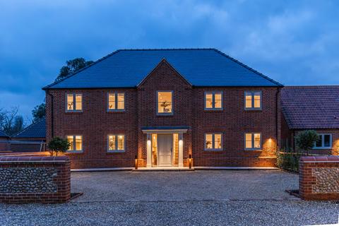 undefined, Chain Free in Kettlestone, Discover The Farmhouse