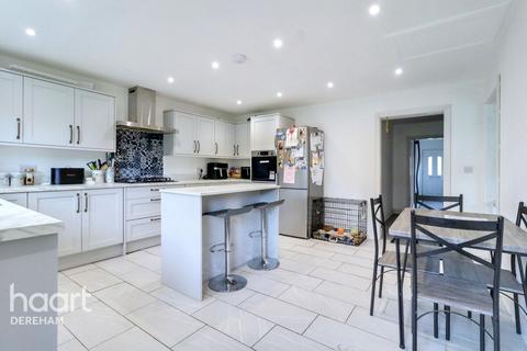 4 bedroom detached bungalow for sale, Bradenham Road, Thetford