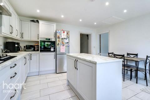 4 bedroom detached bungalow for sale, Bradenham Road, Thetford