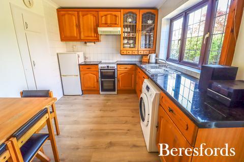 3 bedroom end of terrace house for sale, Plover Gardens, Upminster, RM14