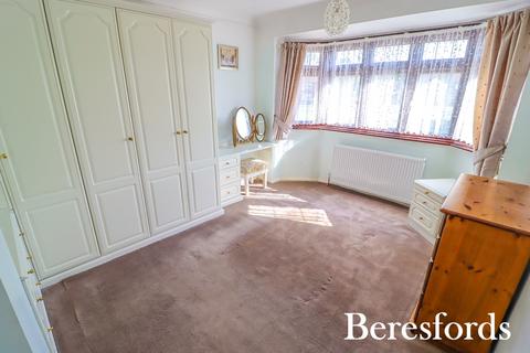 3 bedroom end of terrace house for sale, Plover Gardens, Upminster, RM14