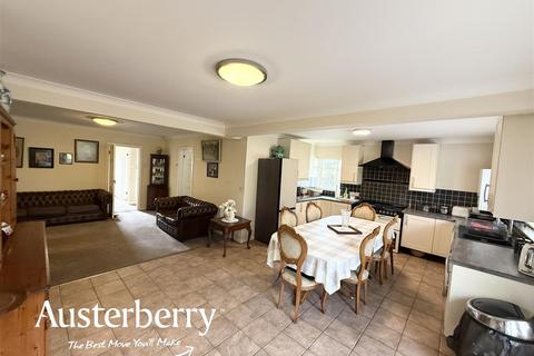 3 bedroom semi-detached bungalow for sale, Alanbrook Grove, Stoke-On-Trent ST3