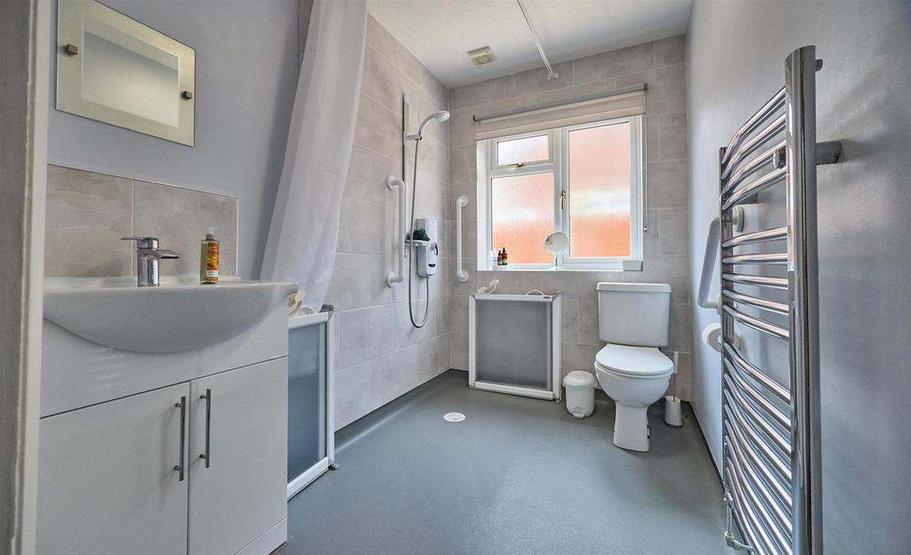 Wet Room to Side