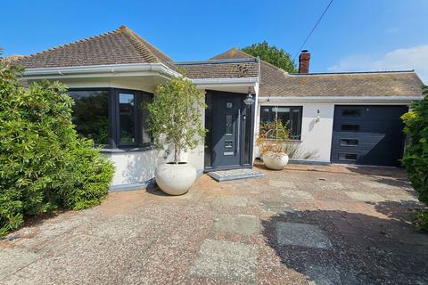 4 bedroom detached bungalow for sale, Wellesley Close, Broadstairs CT10