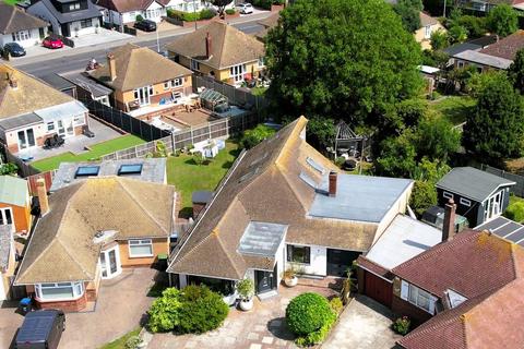 4 bedroom detached bungalow for sale, Wellesley Close, Broadstairs CT10