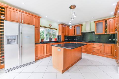 undefined, Shaw Crescent, Sanderstead, South Croydon, CR2