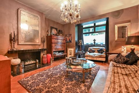1 bedroom flat for sale, Albert Terrace, Primrose Hill, London, NW1