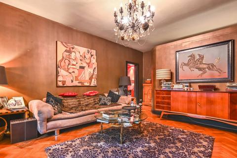 1 bedroom flat for sale, Albert Terrace, Primrose Hill, London, NW1