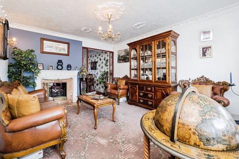 3 bedroom semi-detached house for sale, Ashby Close, Hornchurch RM11