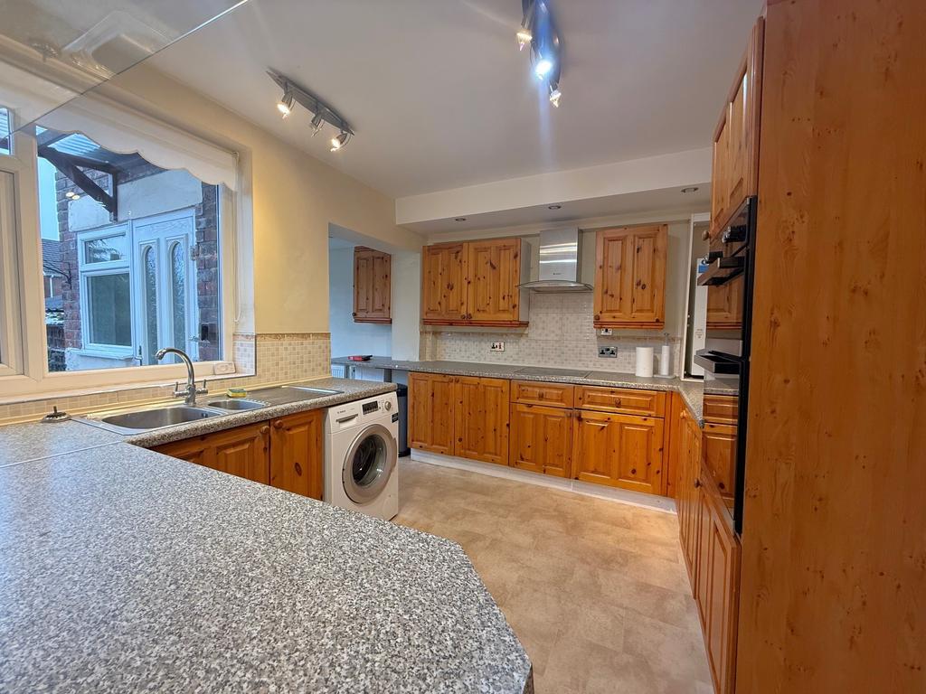 Torkington Road 53 10.jpg