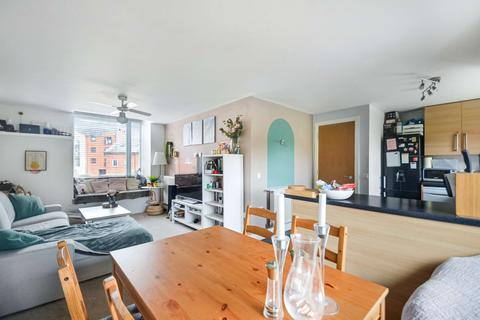 2 bedroom apartment for sale, at Blake Street, Aylesbury, Aylesbury HP19