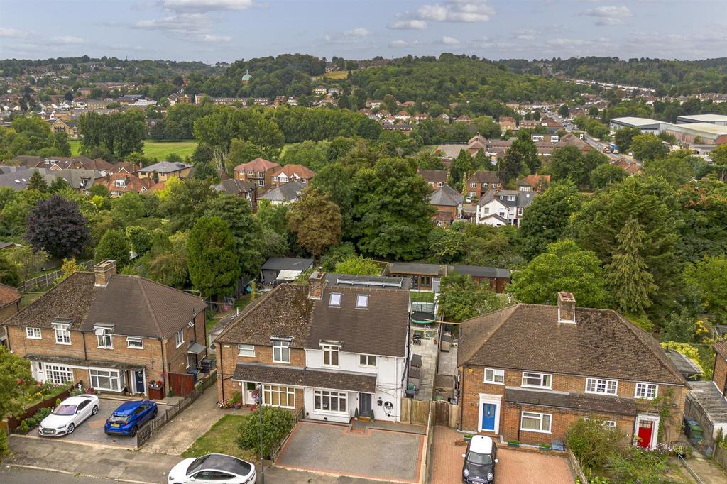 Front Exterior – Kerb appeal and driveway
