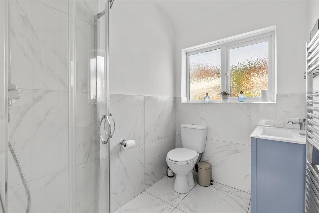 Shower Room – Practical convenience