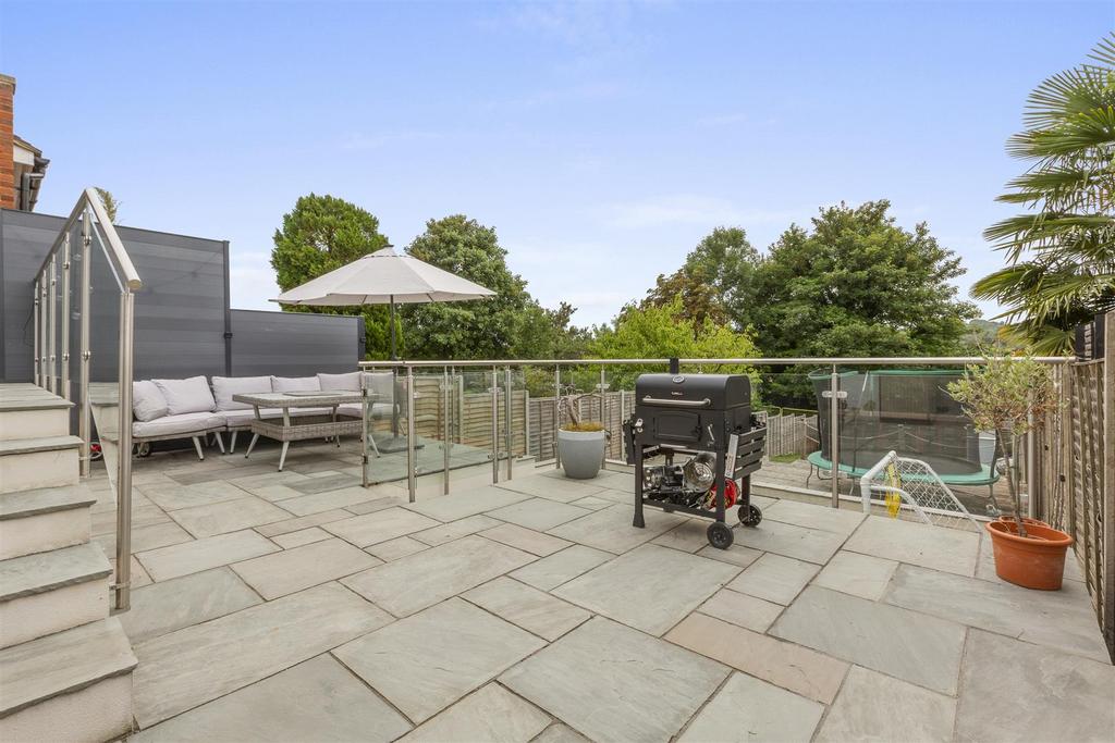 Landscaped Garden - Lifestyle-driven outdoor space