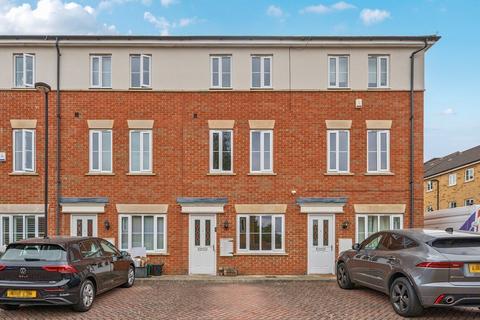 11 Grace Mews, Beckenham, BR3 1BF