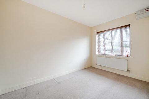 11 Grace Mews, Beckenham, BR3 1BF