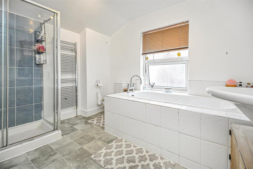 44 Wilkinson Street Bathroom (2).jpg