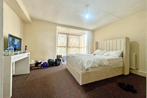 undefined, West Court, Church Hill, London, E17