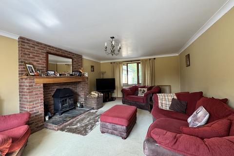 4 bedroom detached house for sale, Kings Road, Llandybie, Ammanford, Carmarthenshire.
