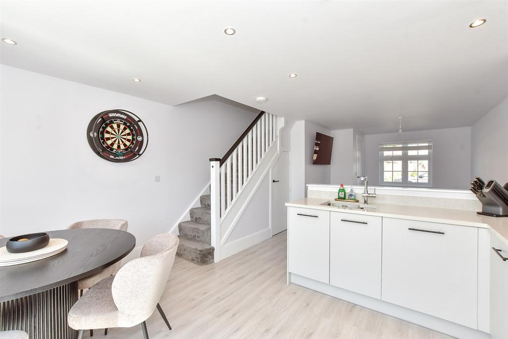 Kitchen/Dining Area