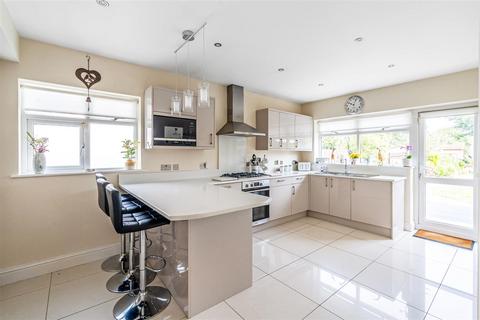 27 Cannonside, Fetcham, Leatherhead, KT22 9LE
