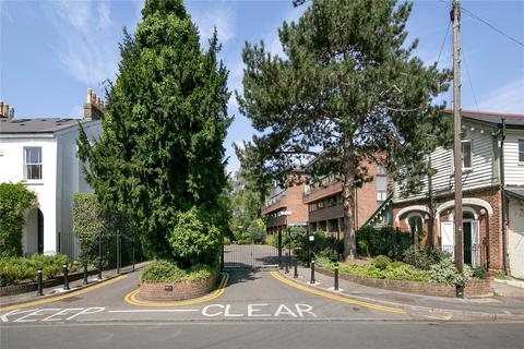3, Quay West Court, 19 Ferry Road, Teddington, TW11 9NH
