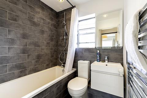 1 bedroom flat to rent, Collinson Walk, London SE1