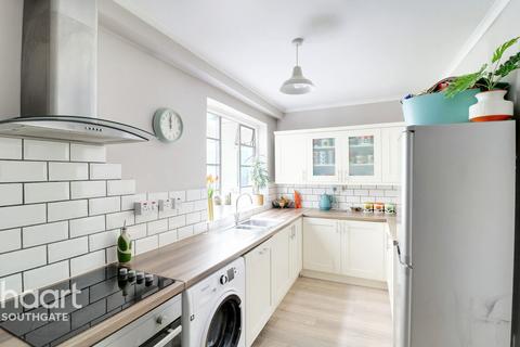2 bedroom apartment for sale, London Road, Enfield