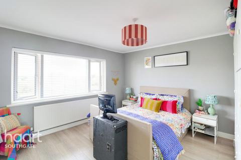 2 bedroom apartment for sale, London Road, Enfield