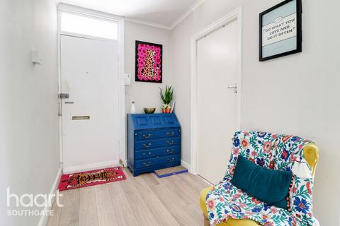 2 bedroom apartment for sale, London Road, Enfield