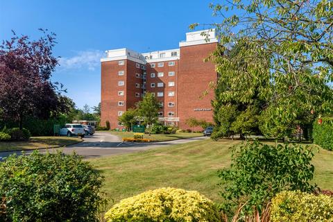 2 bedroom apartment for sale, Manor Court, Leamington Spa