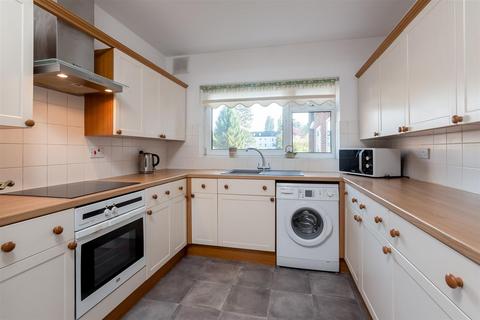 2 bedroom apartment for sale, Manor Court, Leamington Spa