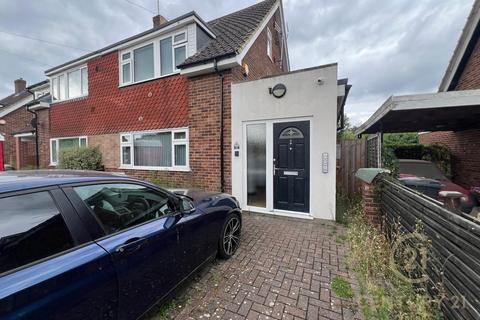 1 bedroom in a house share to rent, Sherborne Close, SLOUGH SL3