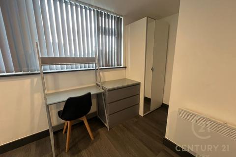 1 bedroom in a house share to rent, Sherborne Close, SLOUGH SL3