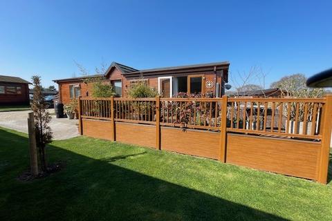 undefined, Two Bed Kingston Carisbrook (42x20) Homestead Lake Country Park, Weeley CO16