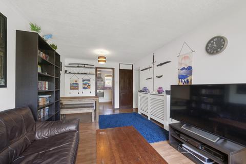 2 bedroom apartment for sale, Farnham Gardens, Raynes Park SW20