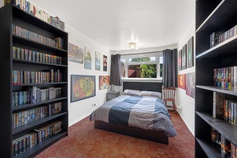 2 bedroom apartment for sale, Farnham Gardens, Raynes Park SW20
