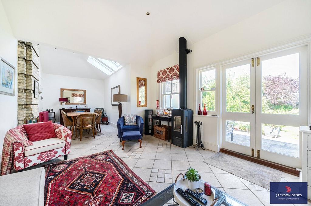 Sitting/Dining Room