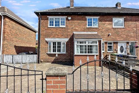 3 bedroom semi-detached house for sale, Lindisfarne Road, Hebburn, Tyne and Wear, NE31 2HU