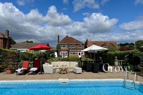 Manor Way, Halesowen