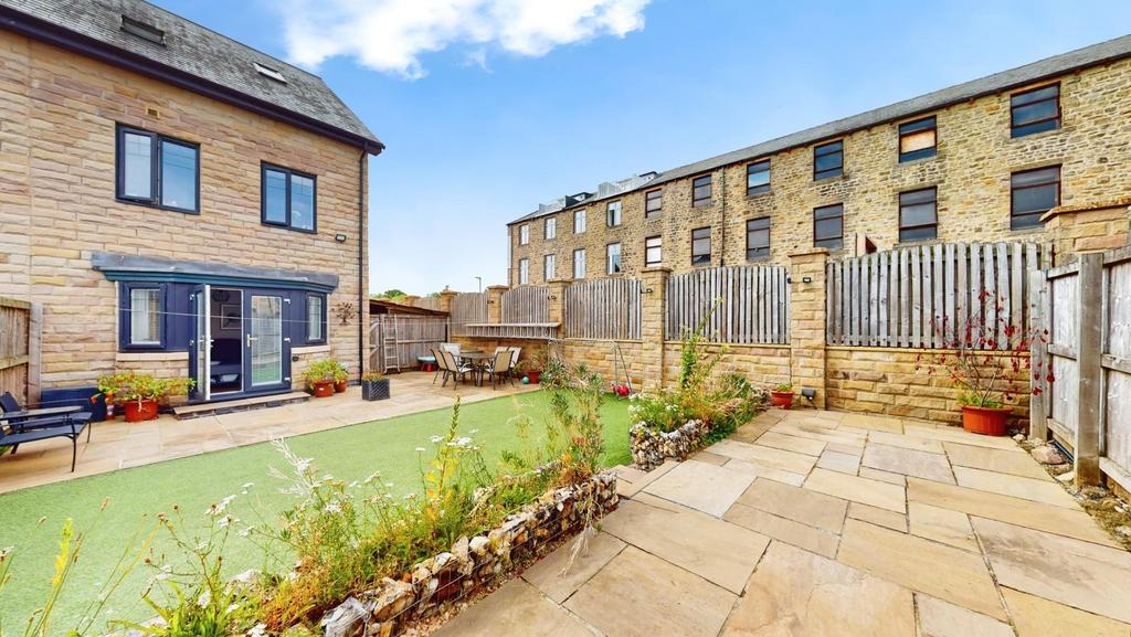 Ce3d334e-Broadstones-08122025 222412.jpg