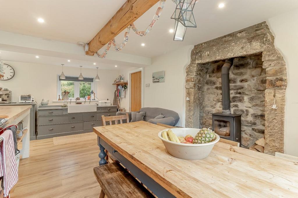 Living Kitchen - D.jpg