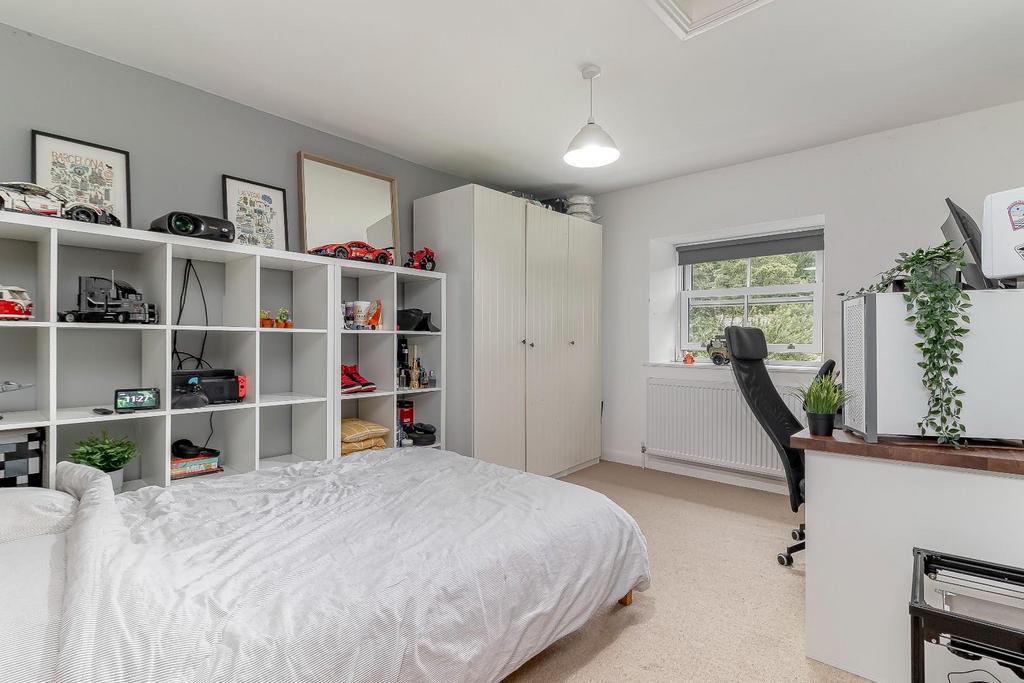 Bedroom 2.jpg