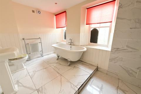 3 bedroom end of terrace house for sale, Front Street, Whickham, NE16